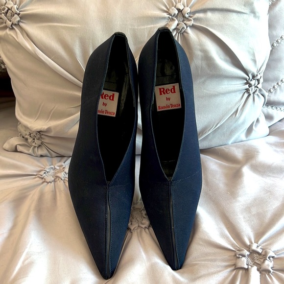 RED by RAMON TENZA Navy Blue Heels, STUNNING! Size 7.5 - Picture 3 of 12